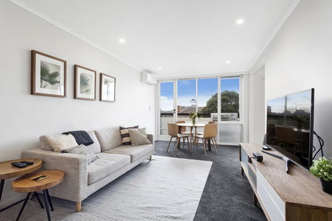 Ace's Place - Melbourne Tourism 1