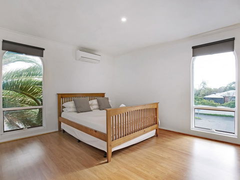 Adelaide Holiday Homes - Melbourne Tourism 0