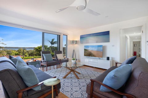 EAST52A - Lake Views - Melbourne Tourism 0