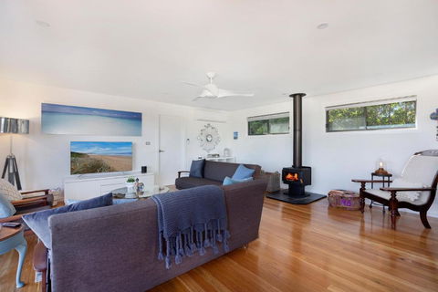 EAST52A - Lake Views - Melbourne Tourism 1