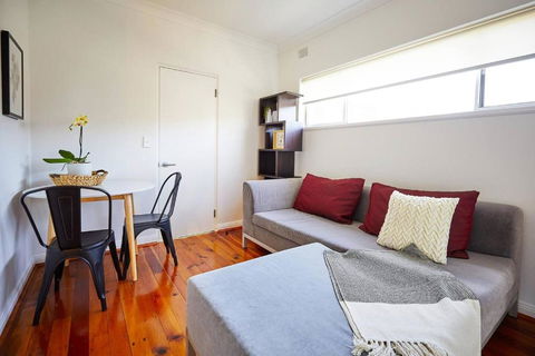 Easy Esperanza - Compact Indoor-outdoor Living - Melbourne Tourism 1