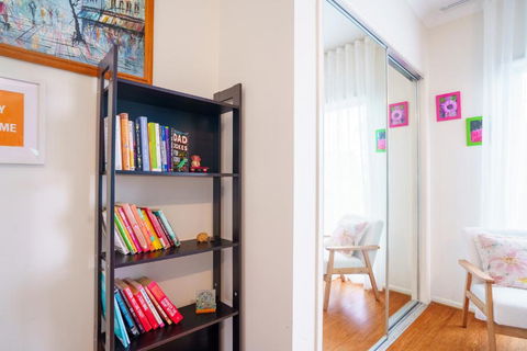 Elegant Family Retreat With Home Office - Melbourne Tourism 1