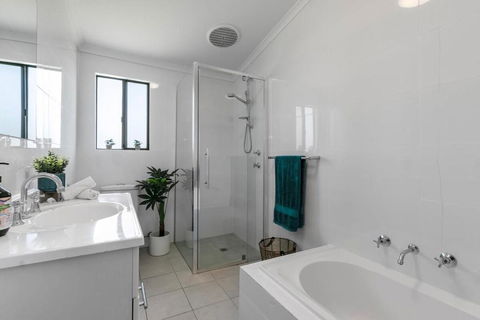 Entire Home In Sturt, Free Parking - Melbourne Tourism 3