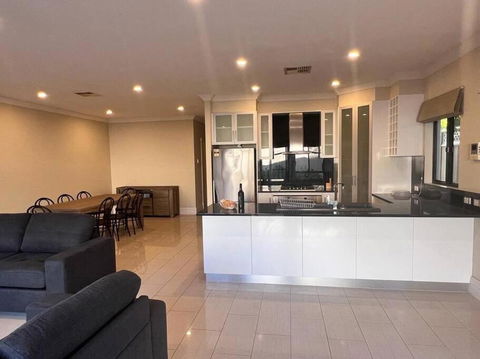 Executive Villa Close To CBD With Spa - Melbourne Tourism 2