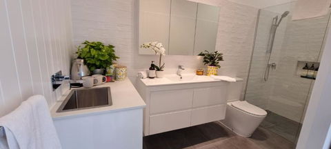 Fab 4brm Home With Pool A 15 Min Walk To Beach - Melbourne Tourism 4