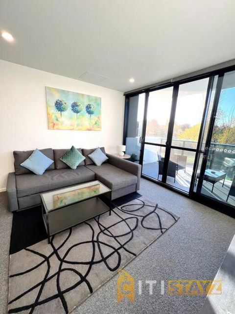 Fab In Phillip - 2bd 2bth Apt - Close To CBR Hospital - Melbourne Tourism 0