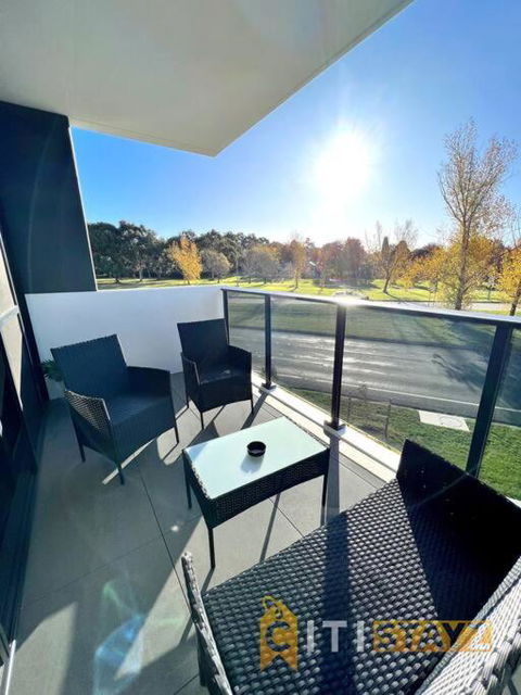 Fab In Phillip - 2bd 2bth Apt - Close To CBR Hospital - Melbourne Tourism 3