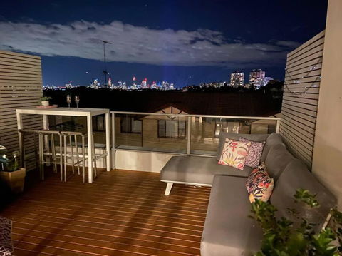 Fab Penthouse Near Bondi / Bronte, Shops & Bars - Melbourne Tourism 4