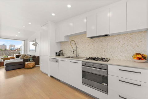 Fab Penthouse Near Bondi / Bronte, Shops & Bars - Melbourne Tourism 1