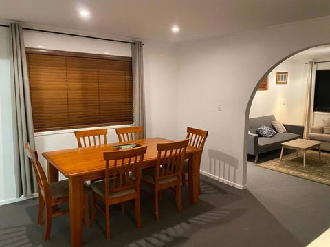 FAMILY 3-bedroom Everton Hills Apartment - Melbourne Tourism 1