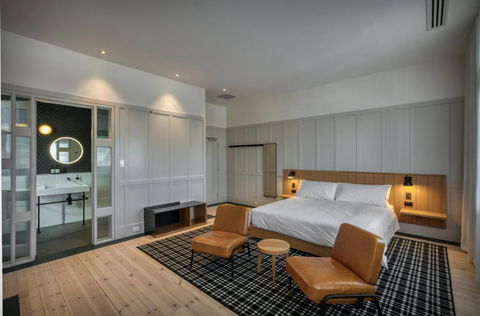 Farmers Home Hotel - Melbourne Tourism 2