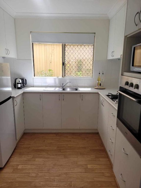 G&R Beach Cottage - Melbourne Tourism 4