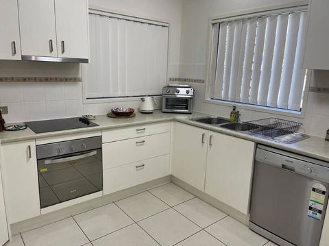 Georgina Townhouse - Melbourne Tourism 2