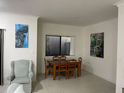 Georgina Townhouse - Melbourne Tourism 3