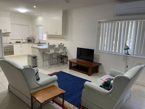 Georgina Townhouse - Melbourne Tourism 1
