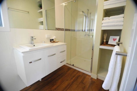 Gisborne Peak Winery Short Term Stays - Melbourne Tourism 4