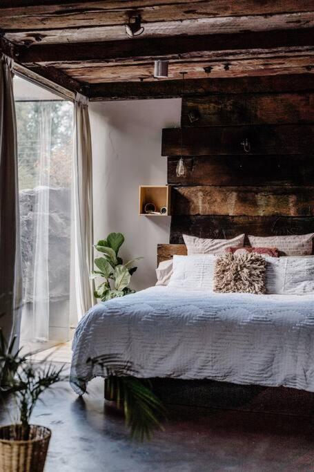 Grand Designs Eco Bush Retreat - Melbourne Tourism 1