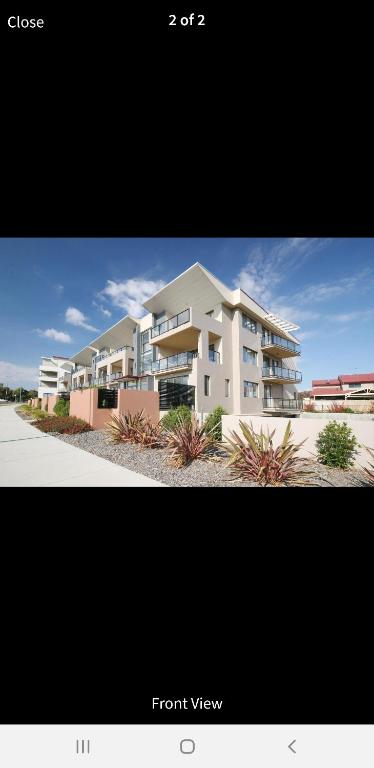 GREENWAY WATERS 2 Bed Apartment - Melbourne Tourism 0