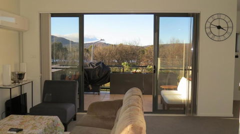 GREENWAY WATERS 2 Bed Apartment - Melbourne Tourism 3