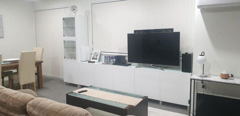 GREENWAY WATERS 2 Bed Apartment - Melbourne Tourism 4