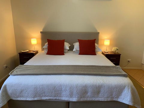 Guildford River Retreat - Melbourne Tourism 4
