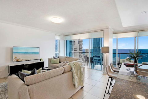 HIGH FLOOR GUARANTEE - 3 Bedroom Plus Study Apartments At Chevron Renaissance - Self Contained & Privately Managed - Wow Stay - Melbourne Tourism 1