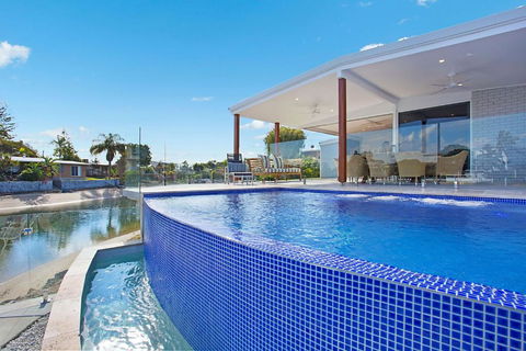 INCREDIBLE VALUE - Perfect For Large Families - Melbourne Tourism 0