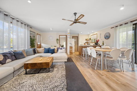 INVERLOCH - 2 Separate Houses In One! - Melbourne Tourism 2