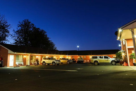 Akuna Motor Inn And Apartments - Melbourne Tourism 1