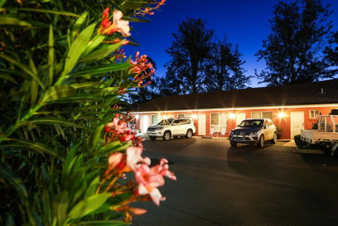 Akuna Motor Inn And Apartments - Melbourne Tourism 0
