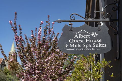 Albert Guest House And Mills Spa Suites - Melbourne Tourism 1