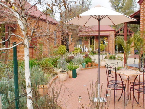 Albury Cottages - Melbourne Tourism 0