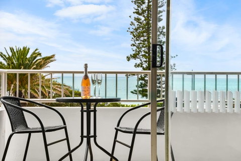 Alex Beach Apt Bilgola4 - Melbourne Tourism 0