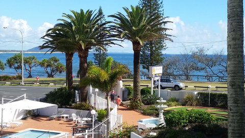 Alex Headland Beachfront - Melbourne Tourism 0