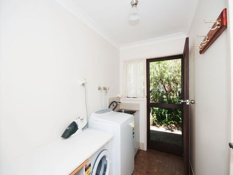 All Decked Out - Pet Friendly - Melbourne Tourism 2