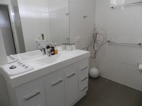 Almas Cottage - Melbourne Tourism 3