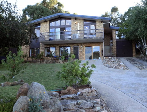Alpine Apartment - Great Location With Views Of Lake Jindabyne - Melbourne Tourism 0