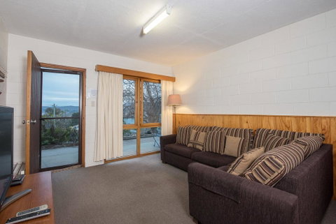 Alpine Apartment - Great Location With Views Of Lake Jindabyne - Melbourne Tourism 1