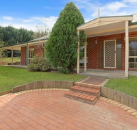 Alpine Mist - Spacious 5 bedroom home - Melbourne Tourism