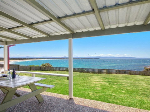 Amazing Aspects - Perched Above Tilbury Cove - Melbourne Tourism 0
