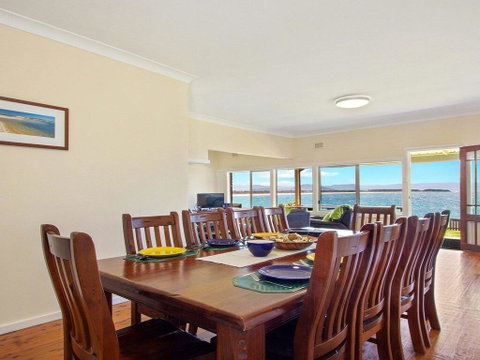 Amazing Aspects - Perched Above Tilbury Cove - Melbourne Tourism 1