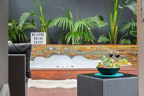 AMORE A Tranquil Retreat With Couples Spa - Melbourne Tourism 0
