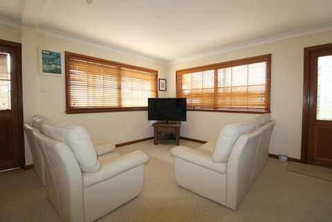 Amzaz, 15 Korogora Street - Melbourne Tourism 2