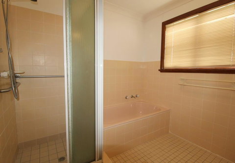 Amzaz, 15 Korogora Street - Melbourne Tourism 0