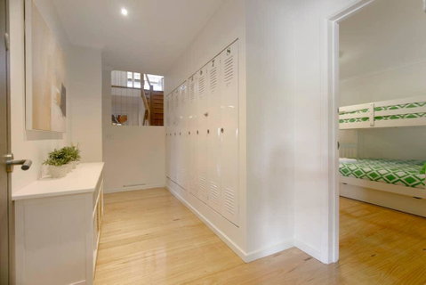 Anchor Beachfront Retreat - Melbourne Tourism 1