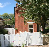 Annies Garden Cottage - Melbourne Tourism
