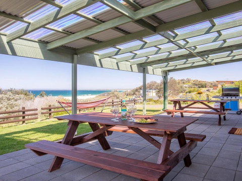 Antonio's Paradise - Spectacular Views Over Warrain Beach - Melbourne Tourism 0