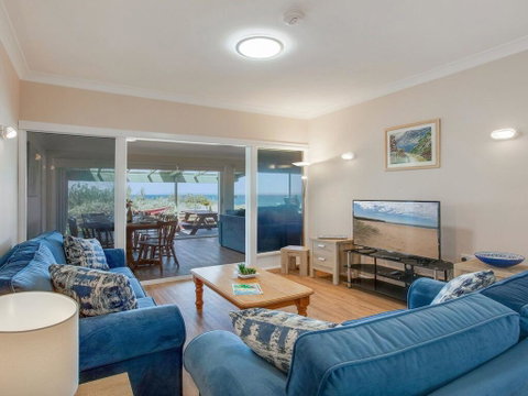 Antonio's Paradise - Spectacular Views Over Warrain Beach - Melbourne Tourism 2