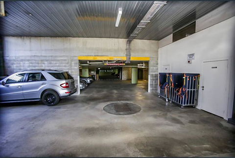 APOLLO 13 STUDIO - Free Wifi, Opposite Beach! - Melbourne Tourism 2