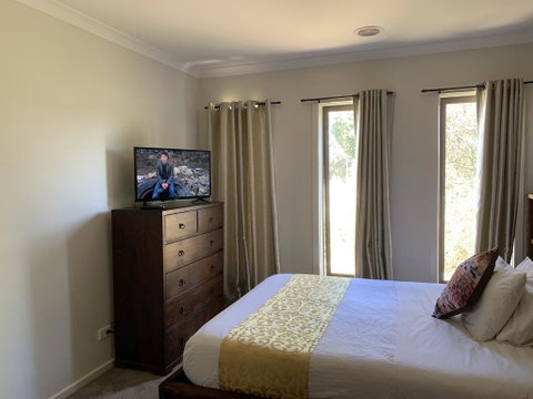 Apple House - Melbourne Tourism 3